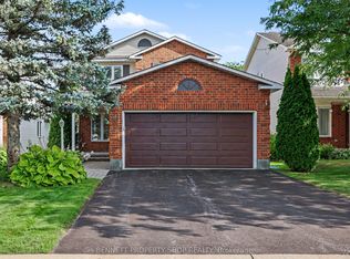 21 Stonepath Cres, Ottawa, ON K2S 1S4