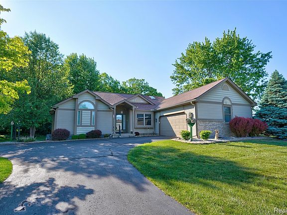 2nd image of 3433 Pinemeadow Ct