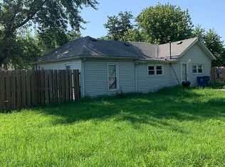 322 S Linden St, Du Quoin, IL 62832