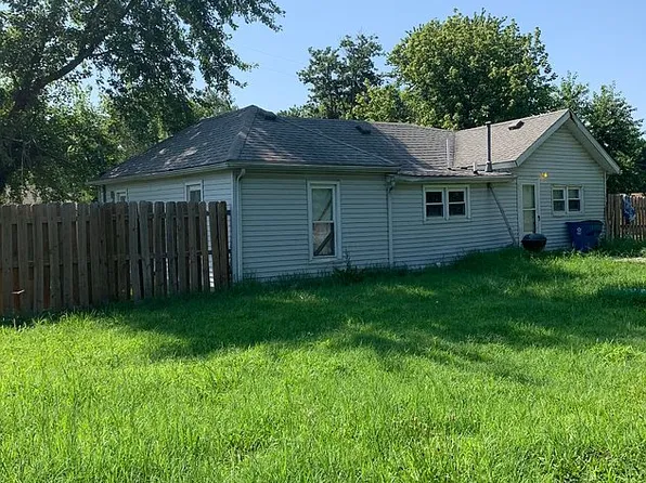 322 S Linden St, Du Quoin, IL 62832