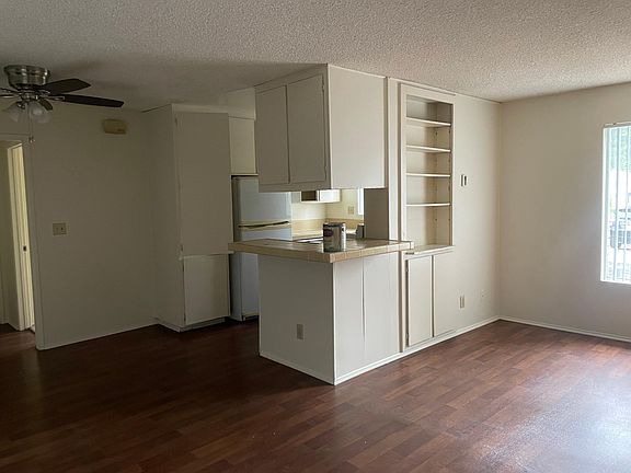 4th image of 4311 Parks Ave #3