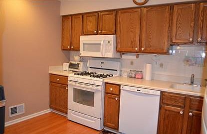 4th image of 28 Carriage Ln #28