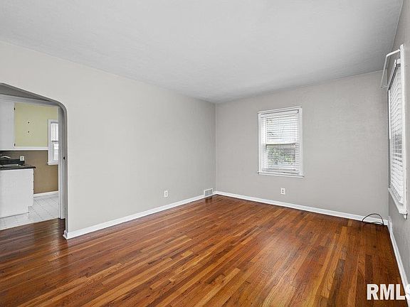 3rd image of 1316 W High St