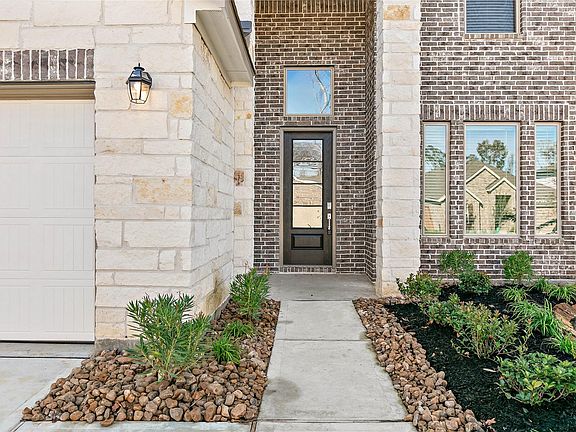 2nd image of 7594 Angels Landing Ln
