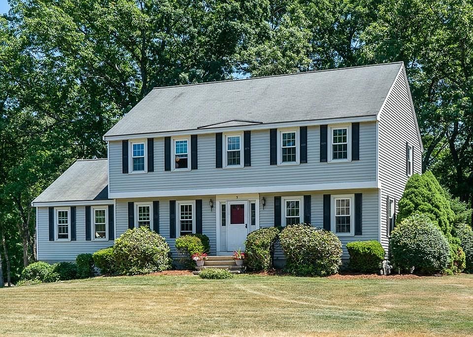 1st image of 5 Applewood Dr