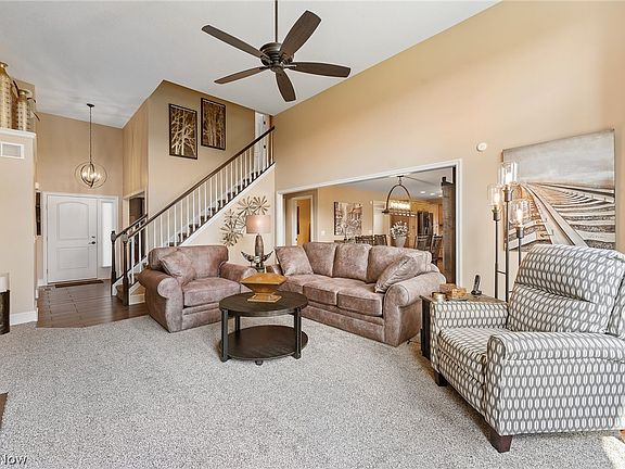 5th image of 257 Canterbury Ct