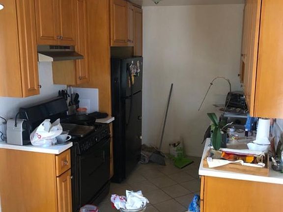 4th image of 1000 N Doheny Dr APT 107