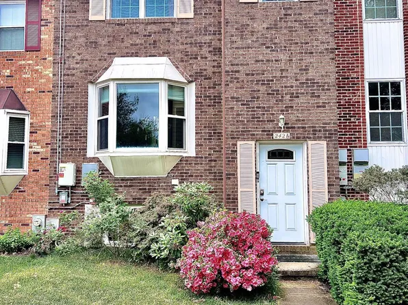 2426 Vineyard Ln, Crofton, MD 21114