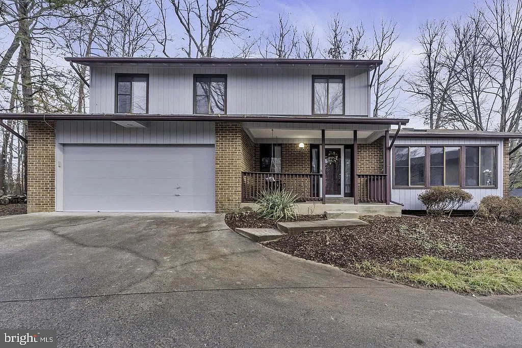 4 bed, 3.5 bath, 3258 sqft, $4,500 — Photo 1