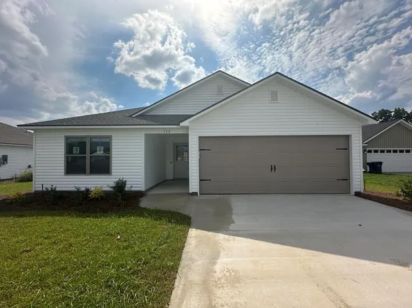 152 Pine St, Ray City, GA 31645