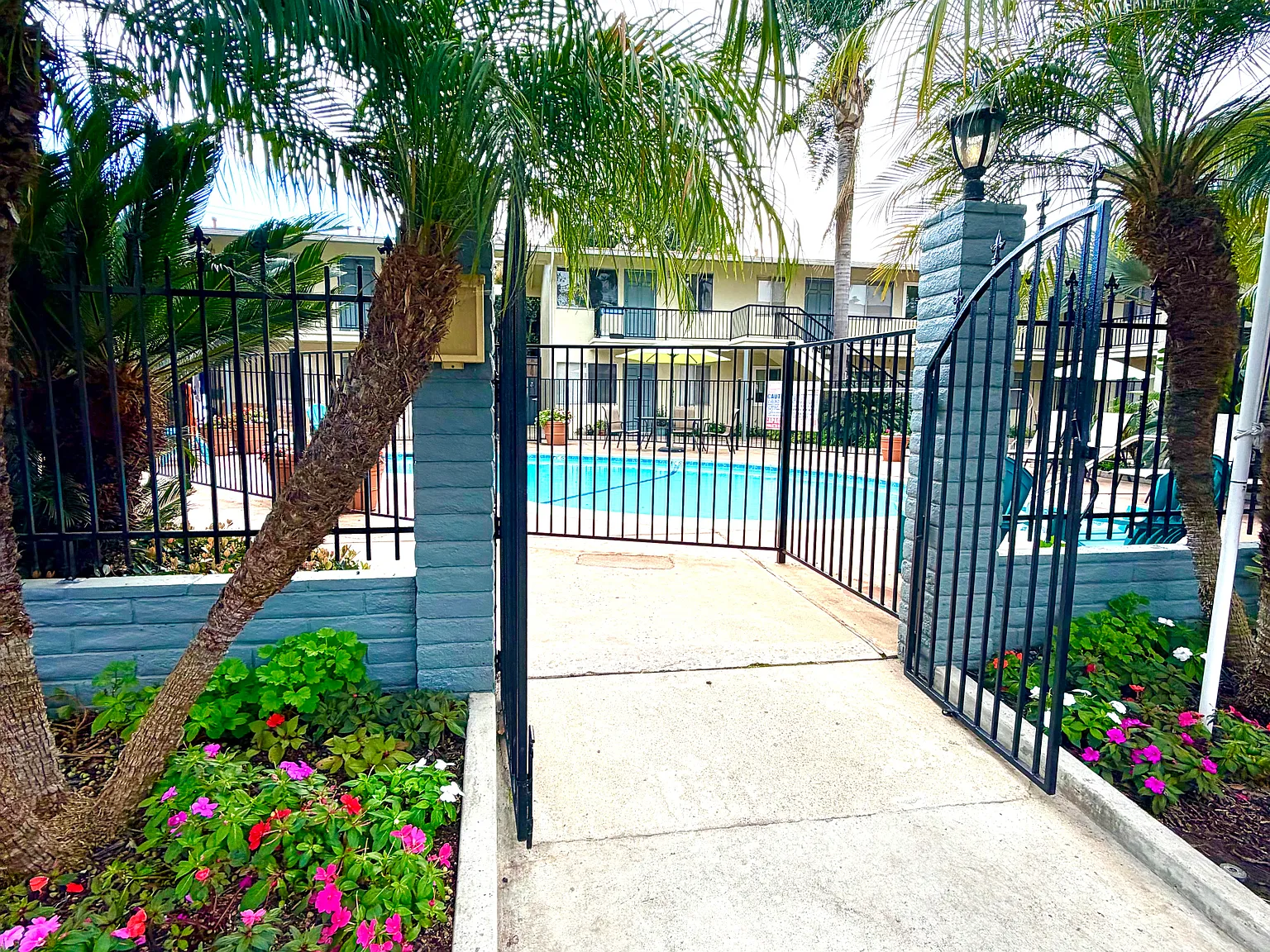 Park View Apartments — Photo 2