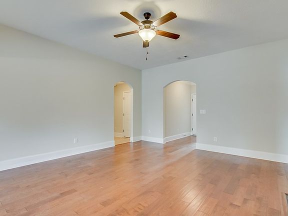 4th image of 3256 Windwood St