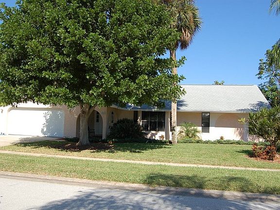 2nd image of 510 Bay Cir