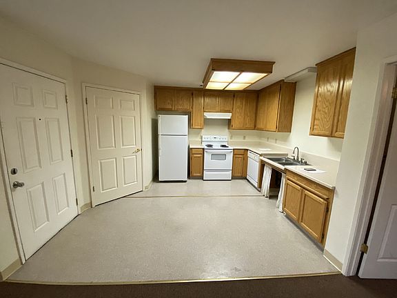4th image of 9516 N Hinton Ave