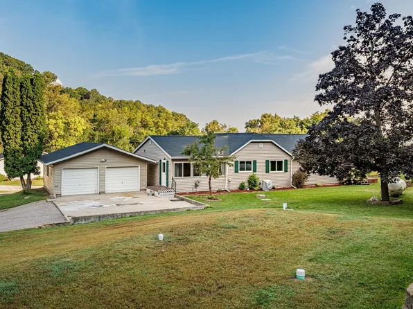 46825 Oak Hill Ln, La Crescent, MN 55947