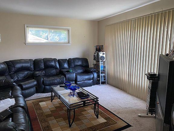 5th image of 19810 Weyher St