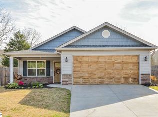 208 Summerlea Ln, Greer, SC 29651