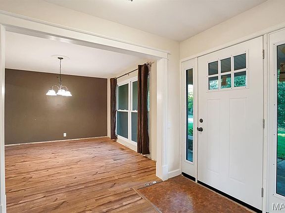 3rd image of 15583 Clayton Rd
