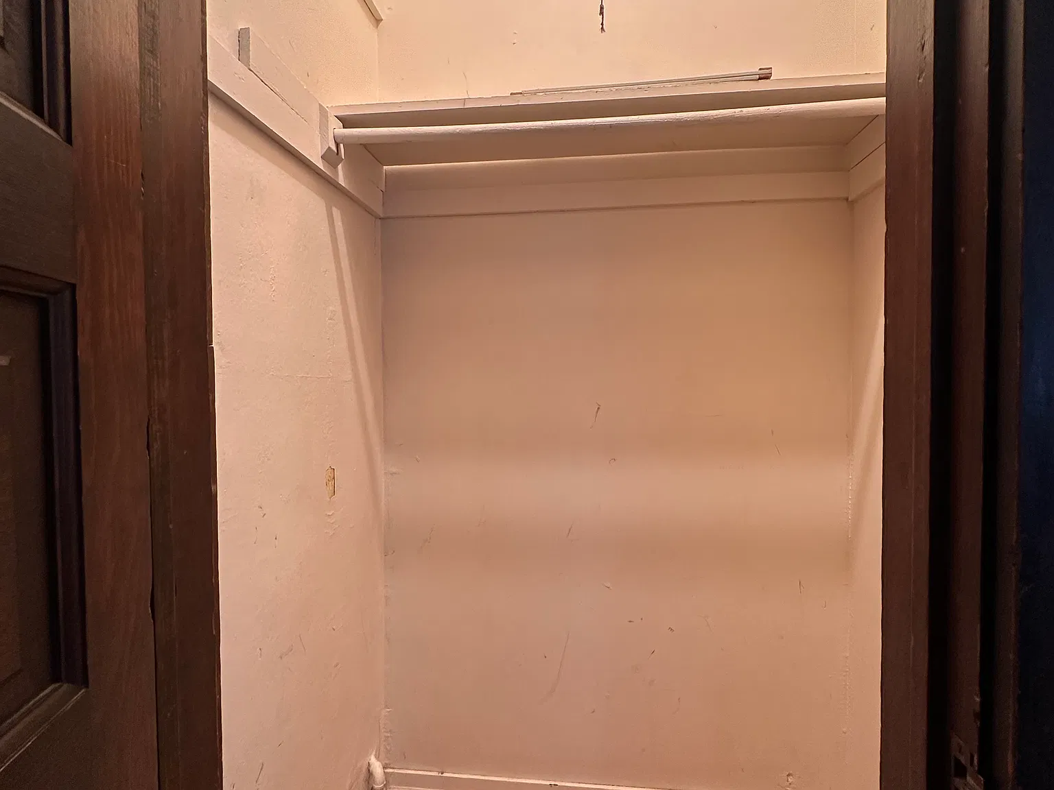 1 bed, 800 sqft, $1,050 — Photo 3