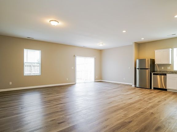 3rd image of 100 Quincy Meadow Ave