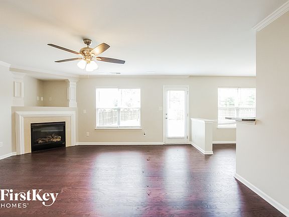 3rd image of 4224 Bathurst Dr