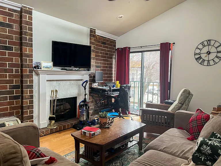 915 W Montana St #21 — Photo 6