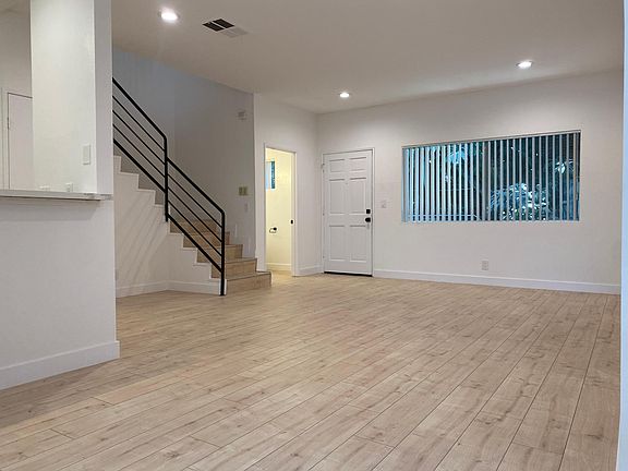 4th image of 1212 N Gower St #110