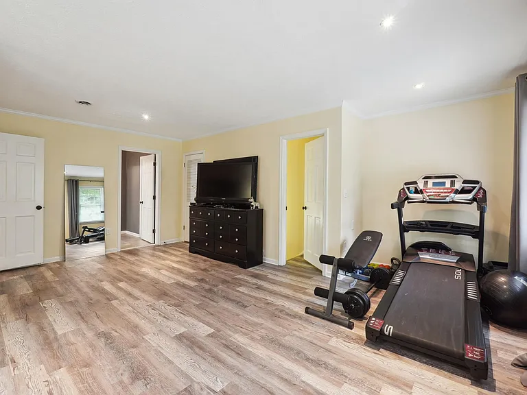 Bedroom #1 Master King with TV & workout area -Upstairs Level