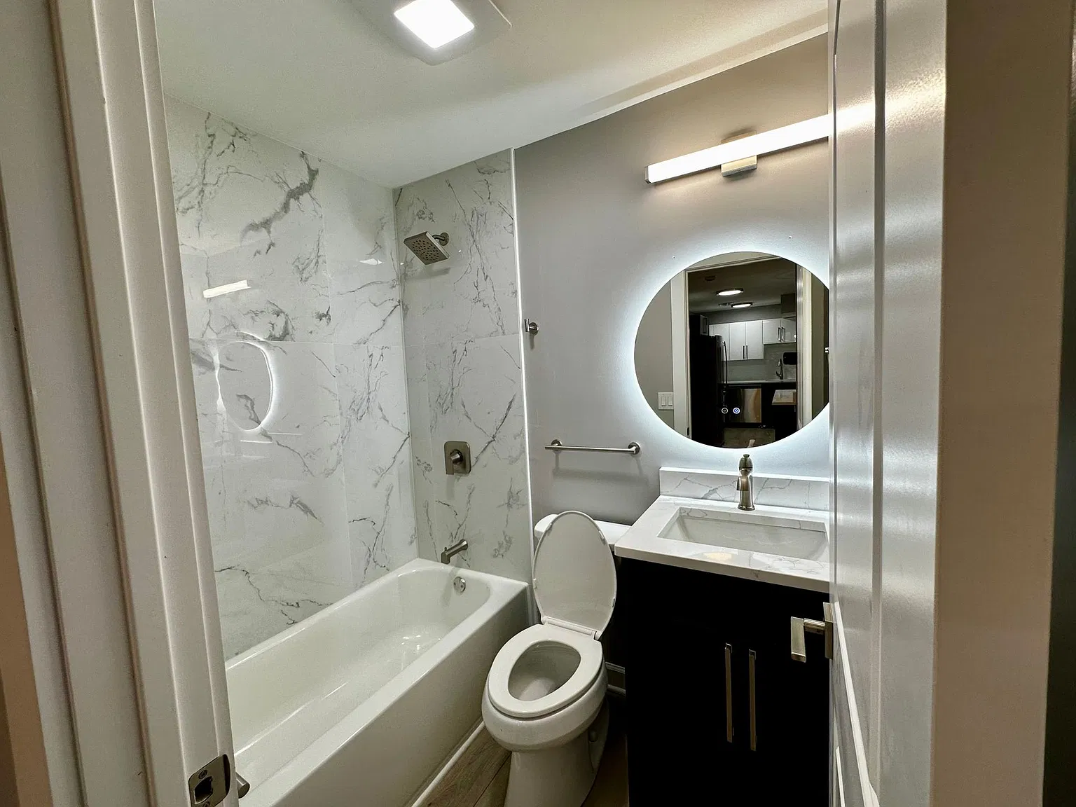 Loyola Beach Apartments — Photo 4