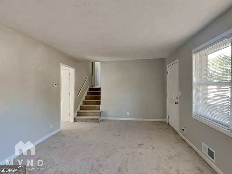 2945 Botany Dr — Photo 4