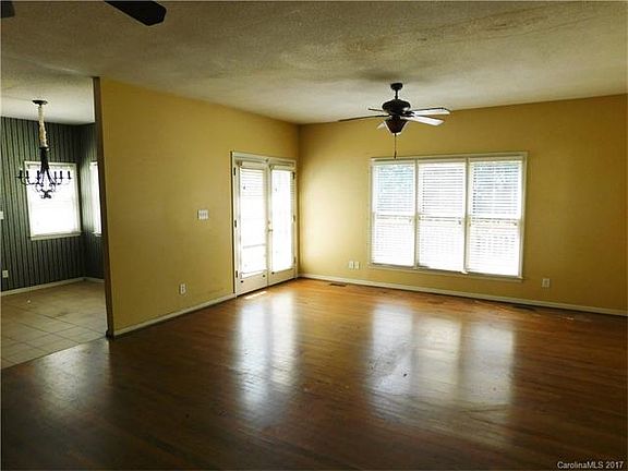 5th image of 1511 Orange Hill Ct #40