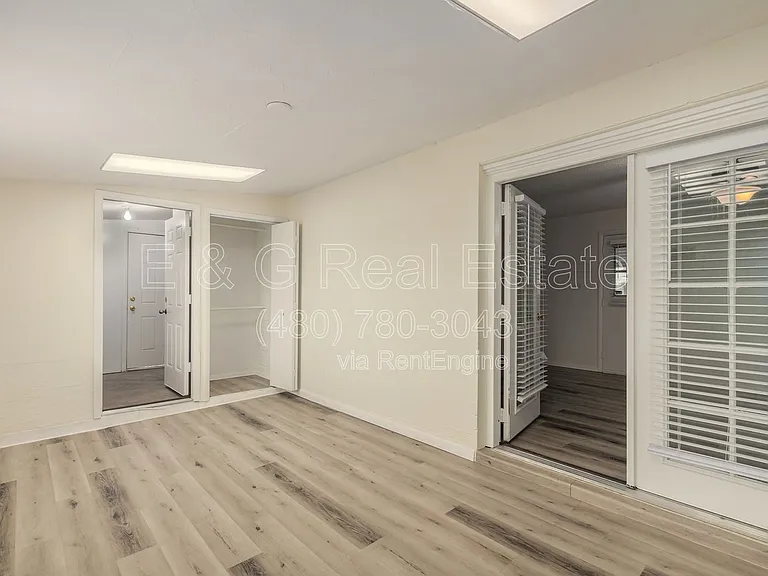 1136 W 12th St — Photo 22