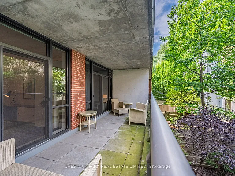 64 Niagara St #221 — Photo 31