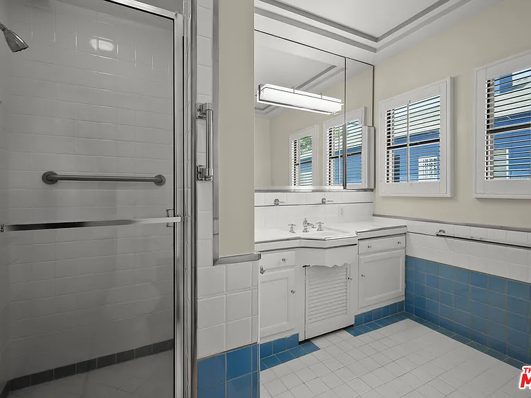3960 Welland Ave — Photo 18
