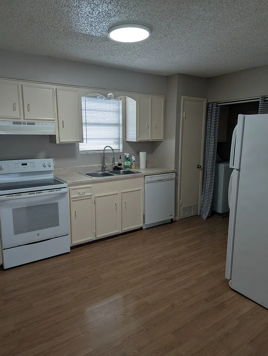 Kitchen - 1511 22nd St #1