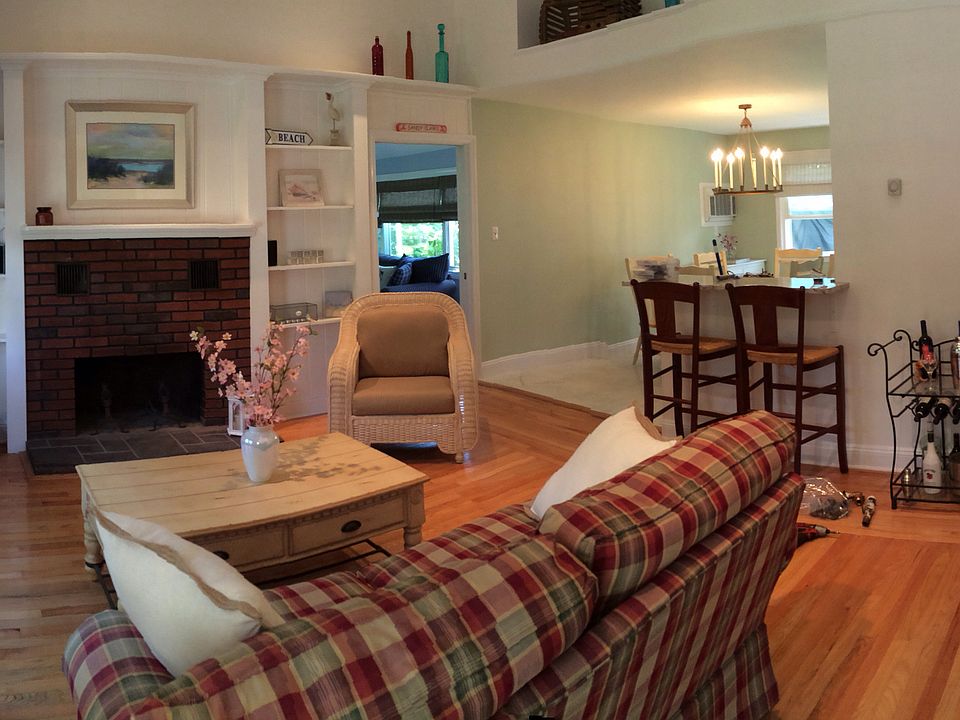 1st image of 22 Lynn Ave