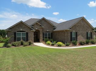 208 Tivoli Cir, Bonaire, GA 31005