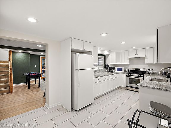 5th image of 2940 Steeple Hill Rd