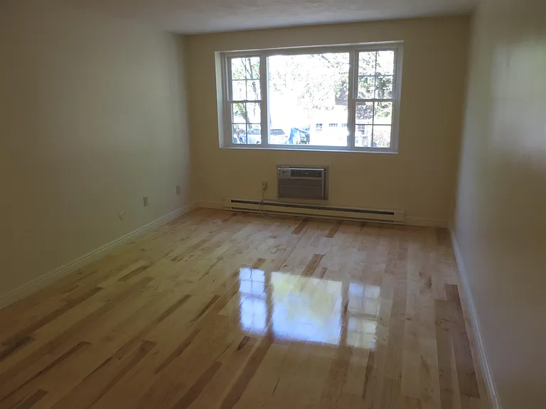 21 Franklin St #8 — Photo 1