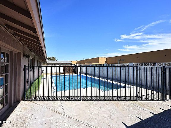 3rd image of 3541 W SAHUARO Drive