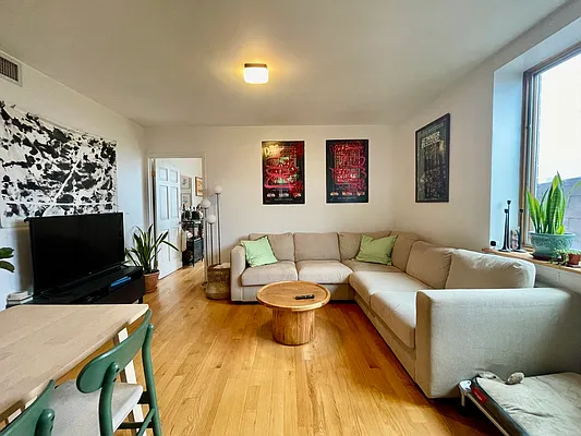 Rented by Oxford Property Group | media 2