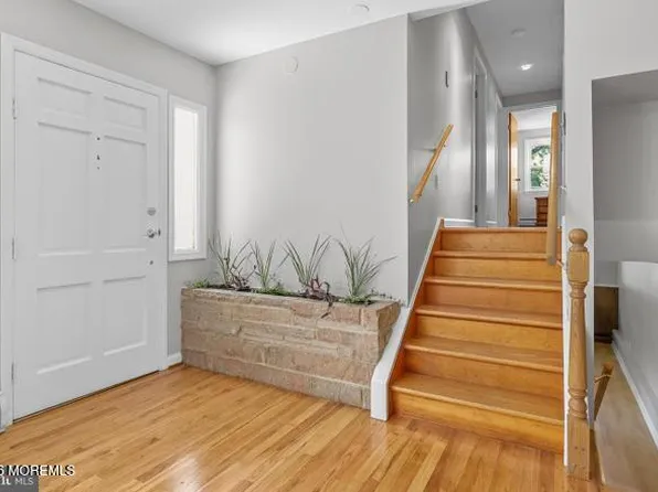 87 Hillside Dr, Robbinsville, NJ 08691