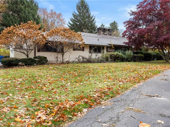 4345 Martin Dr, North Olmsted, OH 44070