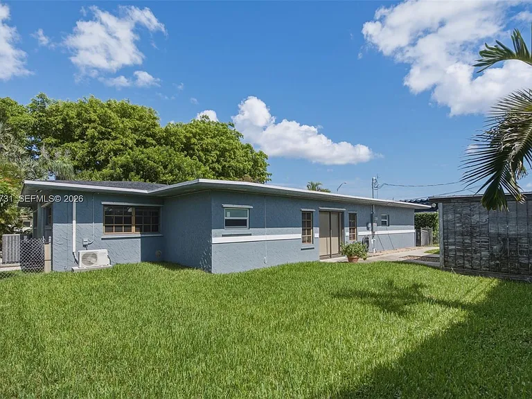11621 NW 58th Pl — Photo 18