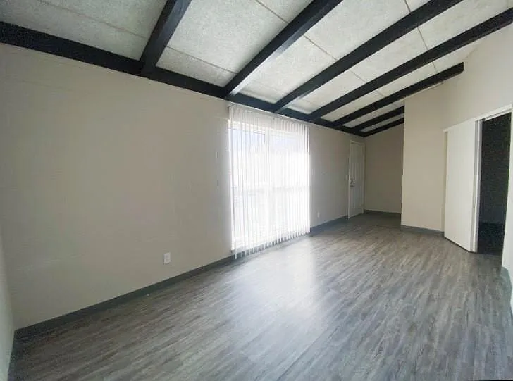 1913 Anderson Ave #203 — Photo 2