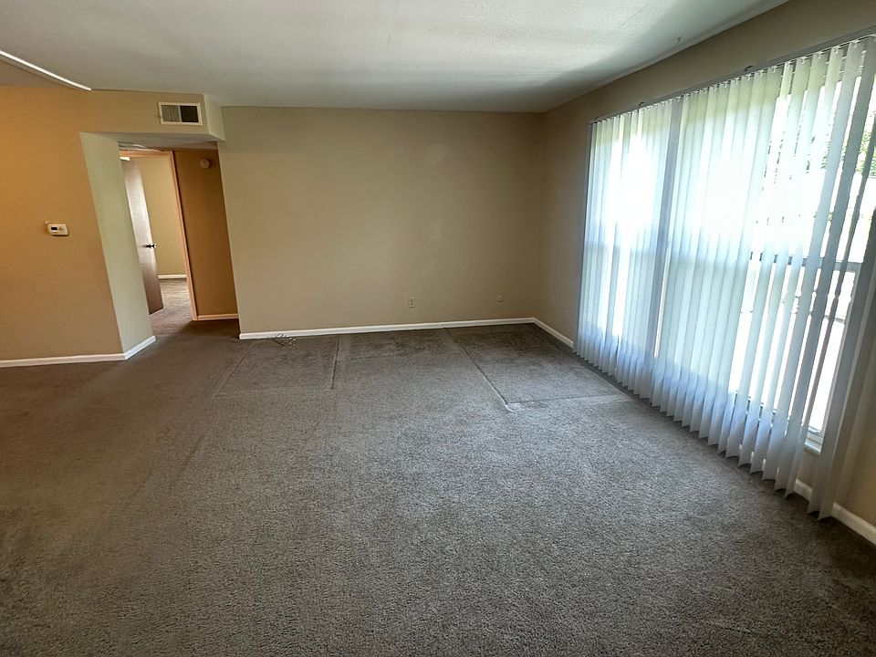 1st image of 5326 N Humboldt Ave #206