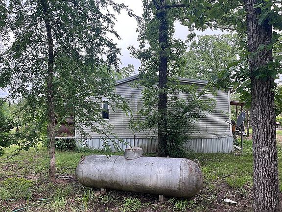 3rd image of 412504 E 1900th Rd