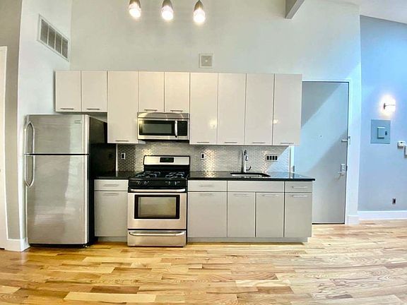 3rd image of 1438 Greene Ave APT 3