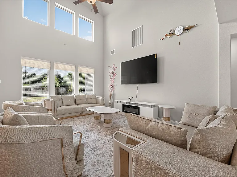 410 Mercury Sky Rd — Photo 13