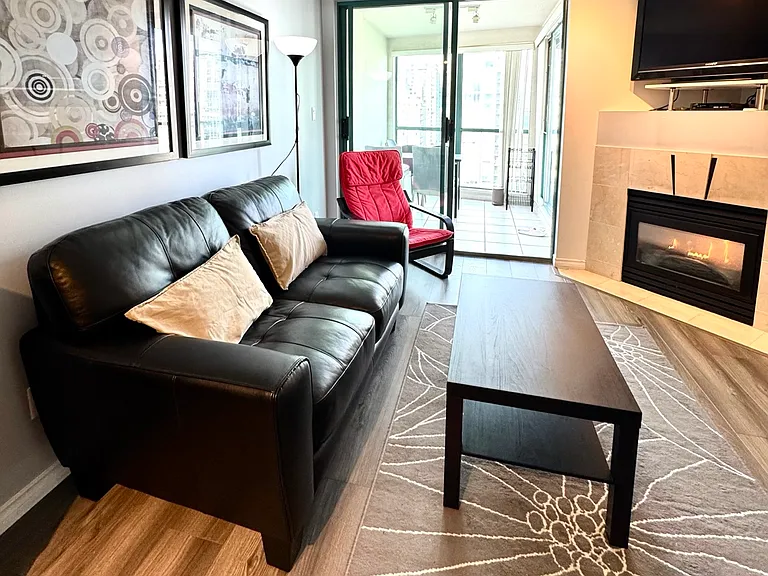 939 Homer St #26 — Photo 2